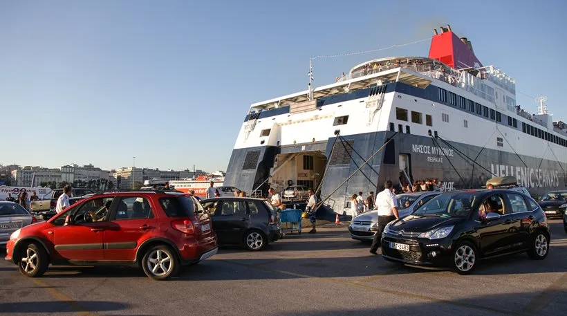 Πειραιάς: Απίστευτο μποτιλιάρισμα – Αδειούχοι έχασαν τα πλοία τους!