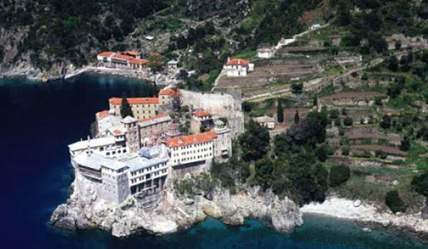 Δεκτή η τροπολογία για φορολογικές απαλλαγές στο Άγιο Όρος