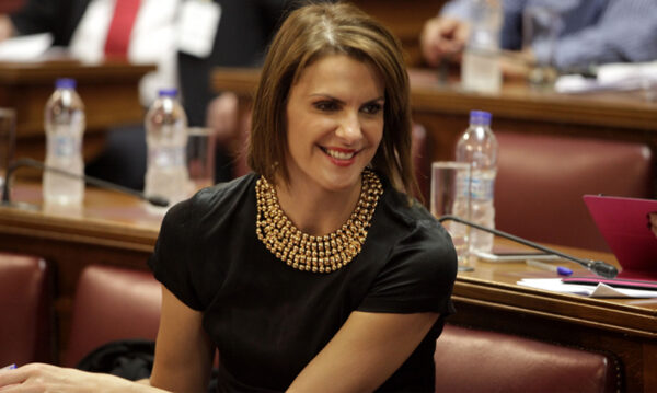 Στον αέρα η διανομή των πανεπιστημιακών συγγραμμάτων –  Επίκαιρη ερώτηση της Κατερίνας Μάρκου