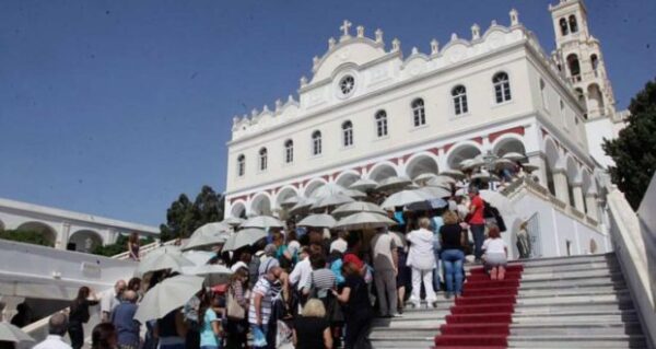 Δεκαπενταύγουστος: Έθιμα ανά την Ελλάδα