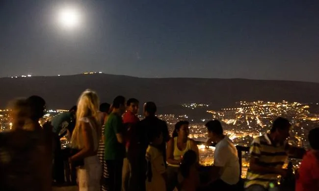 Πανσέληνος Αύγουστος 2017 και μερική έκλειψη σελήνης