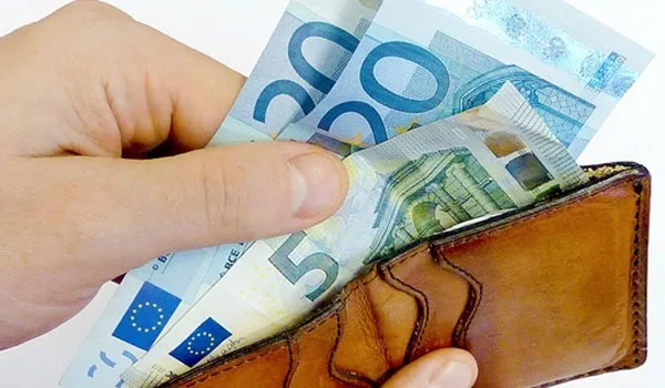 Προϊόντα και υπηρεσίες που οι Έλληνες πληρώνουν ακριβότερα από όλους τους Ευρωπαίους