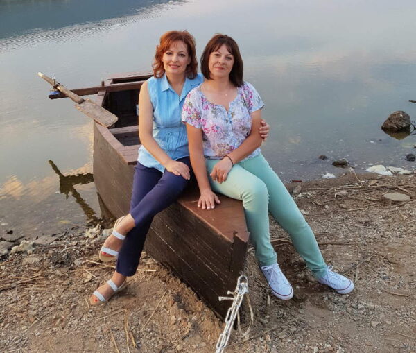 Αδελφές 44 και 41 ετών μπήκαν σε ΤΕΙ και φοιτούν μαζί με τις κόρες τους!