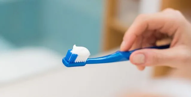 Στοματική υγιεινή: Τι δείχνει για τον κίνδυνο άνοιας