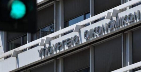 ΥΠΟΙΚ: Λανθασμένη η σύνδεση των διαθεσίμων με τις ληξιπρόθεσμες οφειλές