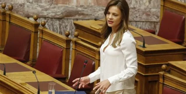 Αχτσιόγλου: 120.000 άνεργοι ωφελούνται από τα προγράμματα απασχόλησης το 2017