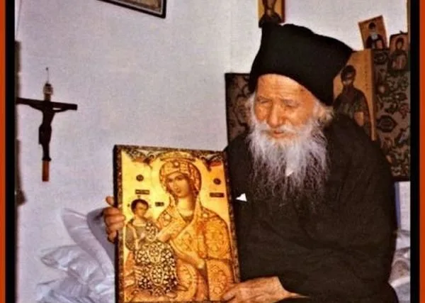 Ο Σταυρός με το Τίμιο Ξύλο – Αληθινό περιστατικό με τον Άγιο Πορφύριο