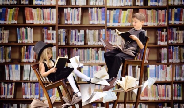 Εσείς πόσα βιβλία «ντύσατε» σήμερα;