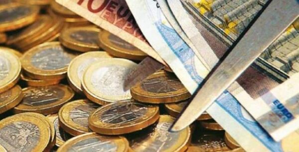 Ψαλιδίζονται τα επιδόματα τριτέκνων και πολυτέκνων – Τελειώνει και η επιδότηση του πετρελαίου θέρμανσης