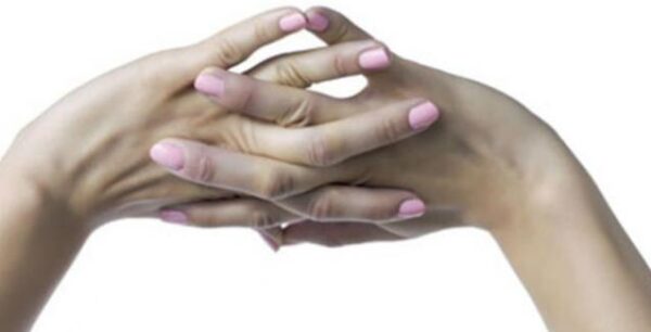 Γιατί δεν πρέπει να κάνεις ”κρακ” τα δάχτυλά σου