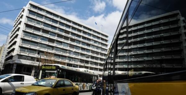 Πόσο αυξήθηκαν τον Ιούλιο οι ληξιπρόθεσμες οφειλές προς το Δημόσιο