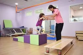 Φυσικοθεραπευτές: Δραματική μείωση δημοσίων δαπανών στην ειδική αγωγή