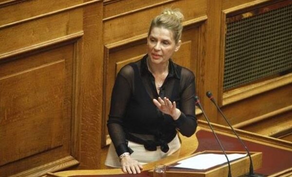 Κατερίνα Παπακώστα: «Ίδρυση Ακαδημίας Τεχνών – Μία από τις πολλές υποσχέσεις;»