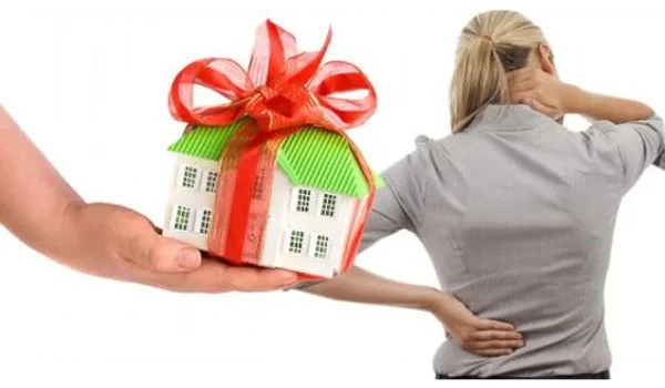 Αρνούνται να… κληρονομήσουν 15.000 Έλληνες λόγω κρίσης