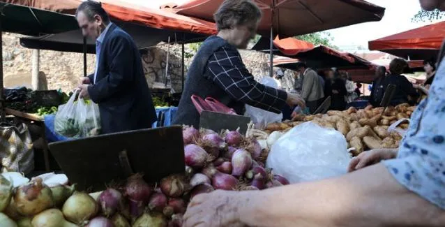 Κουπόνια σε μονογονεϊκές οικογένειες για την αγορά προϊόντων από τις λαϊκές αγορές