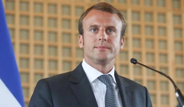 Μακρόν: Aυτό το καλοκαίρι «θα παραμείνουμε μεταξύ Ευρωπαίων»