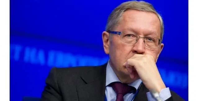 Ρέγκλινγκ: Η Ελλάδα μπορεί να βγει από το πρόγραμμα σε δέκα μήνες