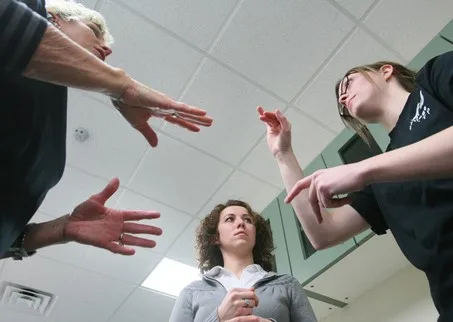 Βουλή – Η Ελληνική νοηματική και η Ελληνική Braile ισότιμες με την Ελληνική γλώσσα