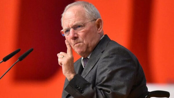 Tageszeitung: Ο αιώνιος υπουργός Σόιμπλε και η ελάφρυνση του χρέους