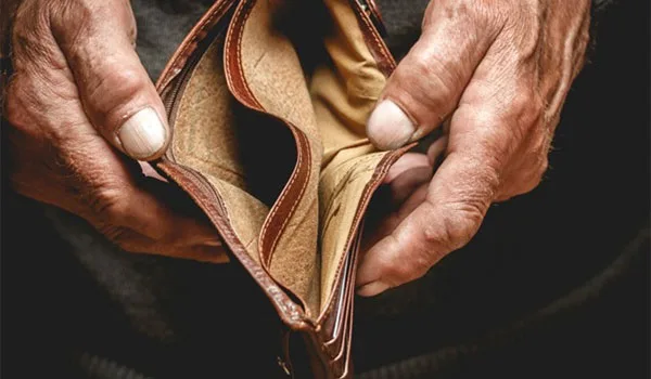 Περικοπή-σοκ στο ΕΚΑΣ για πάνω από 140.000 χαμηλοσυνταξιούχους