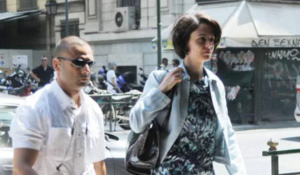 Τελεσίγραφο από την Tρόικα: Κόψτε αμυντικές δαπάνες και μειώστε το κράτος