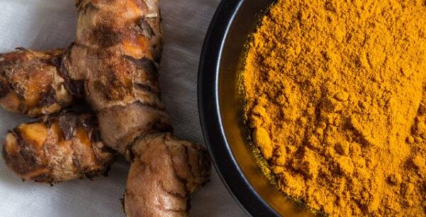 Κουρκουμάς: Ποιοι πρέπει να τον αποφεύγουν και γιατί