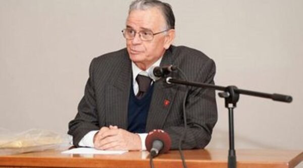 Ο Σαράντος Καργάκος για το σχολείο του χθες και του σήμερα