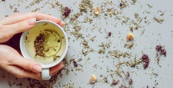 Σας τριγυρνάει γρίπη ή κρυολόγημα; Τι πρέπει να πιείτε για να τονωθείτε