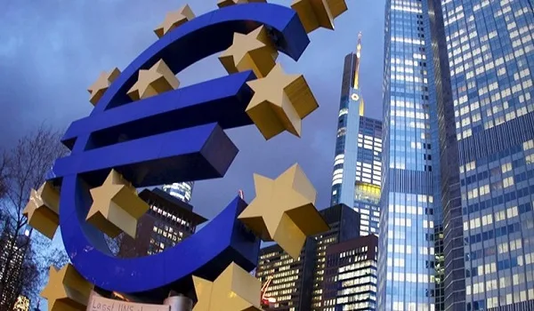 Η ΕΚΤ παρέτεινε αλλά και μείωσε την ποσοτική χαλάρωση