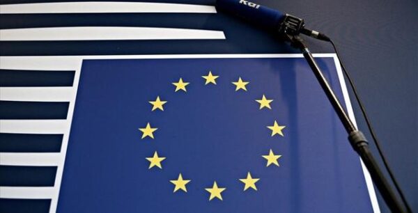 FAZ: Πώς η Ελλάδα έσωσε το ευρώ