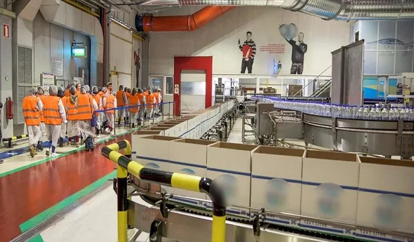 Ντόμινο λουκέτων στην αγορά τροφίμων. Γιατί κλείνουν οι μονάδες παραγωγής