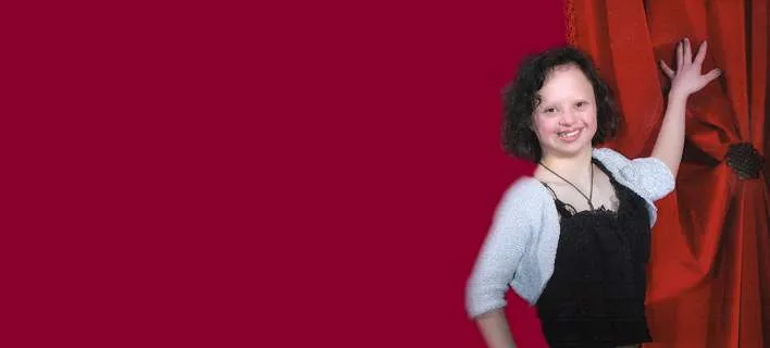 Συγκινεί η πρώτη φοιτήτρια στην Ελλάδα με σύνδρομο down: «Θέλω να μάθει ο κόσμος τι έκανα» (Bίντεο)