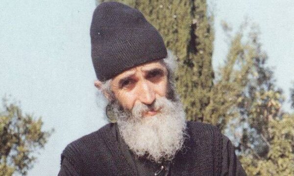 Άγιος Γέροντας Παΐσιος: «Ποια είναι η γνήσια αγάπη;»