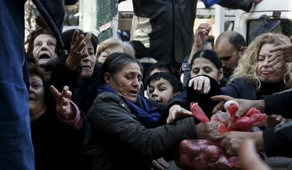 Die Zeit: Η ελληνική οικονομία ανακάμπτει αλλά οι πολίτες δεν έχουν ένα πιάτο φαγητό