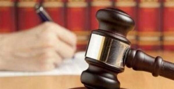 Οι συμβολαιογράφοι καταγγέλλουν: Ματαιώνουν πλειστηριασμούς ακινήτων μεγαλοοφειλετών