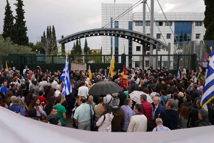 Διαδήλωση κατά των βιβλίων των Θρησκευτικών στο Υπουργείο Παιδείας (Βίντεο)