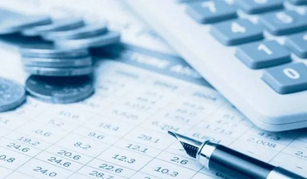 Προϋπολογισμός:  Τρύπα 2,3 δισ. ευρώ  στα έσοδα