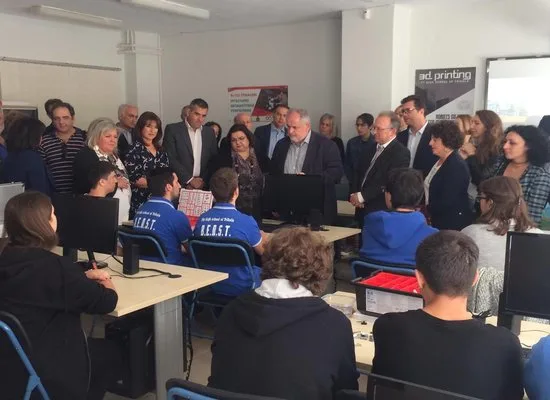 Το καινοτόμο στη Ρομποτική 7ο Λύκειο Τρικάλων επισκέφτηκαν ο Κώστας Φωτάκης και η  Πατρίτσια Κυπριανίδου