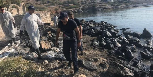 Καθηγητής πνευμονολογίας για την πετρελαιοκηλίδα: Οι πιθανές επιδράσεις