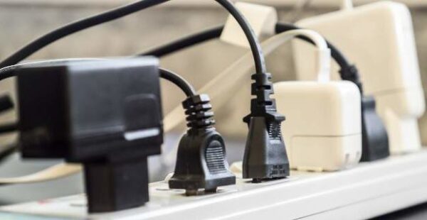 Έρχονται μειώσεις στις τιμές του ηλεκτρικού