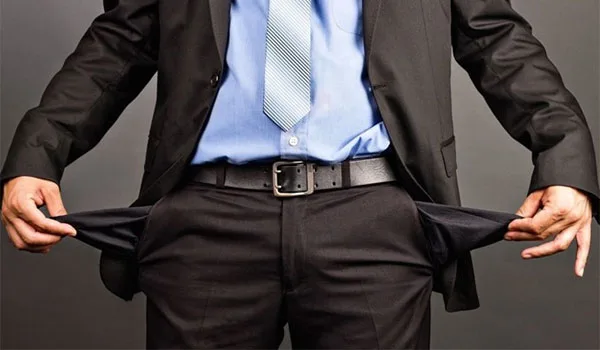 Σε 700 κατασχέσεις καθημερινά προχωρεί η Εφορία