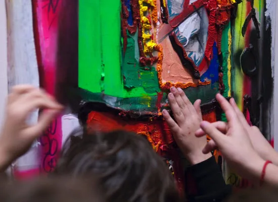 H πρώτη οργανωμένη ξενάγηση μαθητών στην συλλογή της ΑΣΚΤ στους χώρους του Υπουργείου Παιδείας