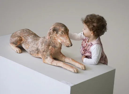 «ΠΑΙΔΕΙΑ ΤΕΧΝΑΣ ΚΑΤΕΡΓΑΖΕΤΑΙ» – 600 έργα νέων καλλιτεχνών στο κτήριο του Yπ. Παιδείας