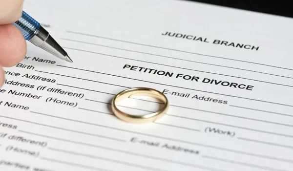 Διαζύγιο με μια απλή επίσκεψη στον συμβολαιογράφο