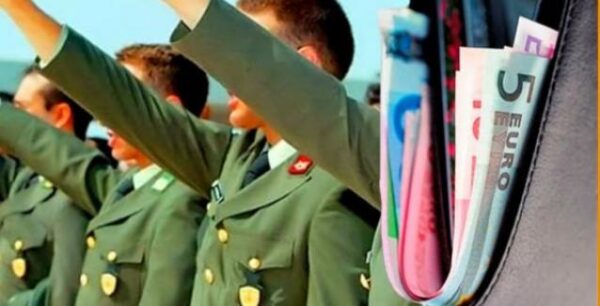 Μειώσεις έως 450 ευρώ το μήνα για χιλιάδες ένστολους – Αναλυτικά παραδείγματα