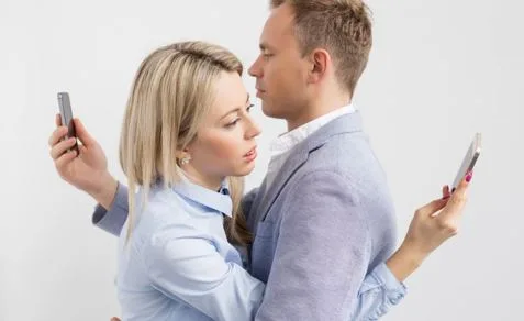 Είναι τρομαχτικό που οι σημερινοί νέοι δεν θέλουν να αλλάξουν τον κόσμο