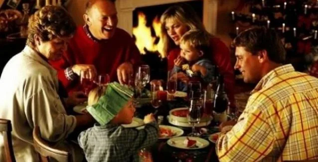 Τι λένε οι ψυχαναλυτές για όσους στολίζουν από νωρίς το σπίτι τους για τα Χριστούγεννα