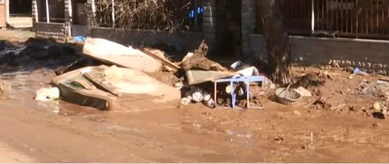 Δήμαρχος Μάνδρας: Έχουμε σχολεία πάνω σε ρέματα- Προανάκριση για παραβάσεις