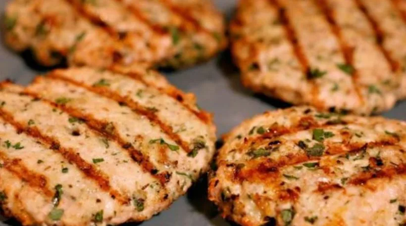 Aνάκληση προϊόντων από τον ΕΦΕΤ: Σαλμονέλα σε μπιφτέκι και κοτόπουλο