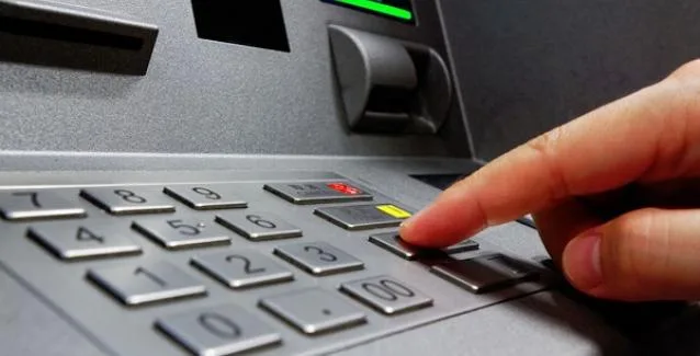 «Έπεσε» το τραπεζικό σύστημα ΔΙΑΣ – Προβλήματα σε αναλήψεις και συναλλαγές με κάρτες